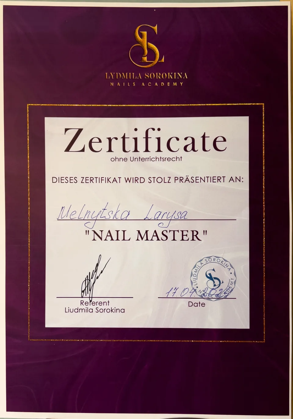 Diplom der Nails Academy